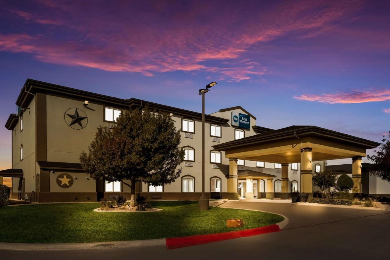 Best Western South Plains Inn & Suites Levelland Exterior photo