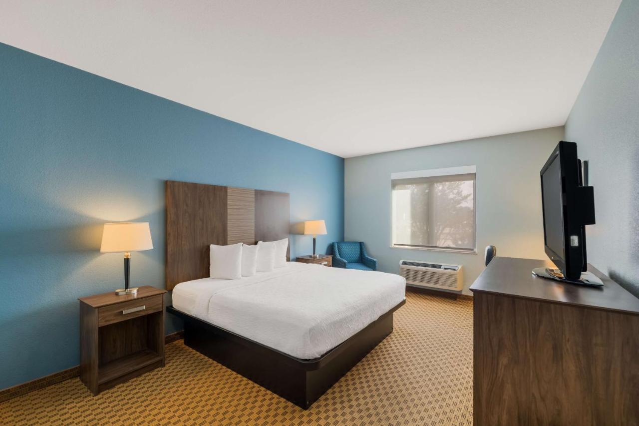 Best Western South Plains Inn & Suites Levelland Exterior photo