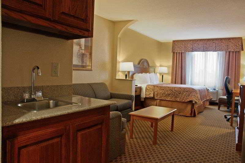 Best Western South Plains Inn & Suites Levelland Exterior photo