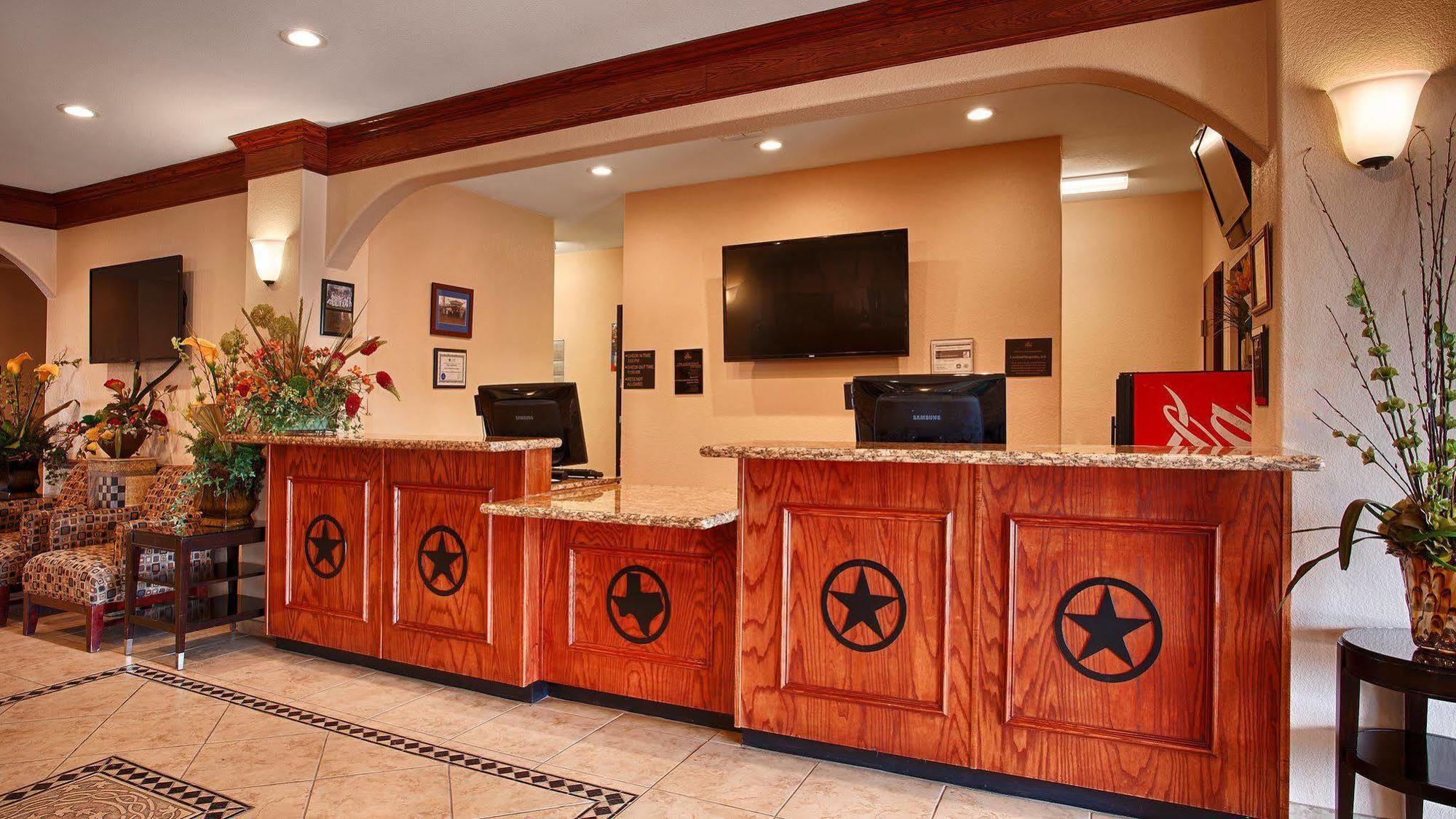 Best Western South Plains Inn & Suites Levelland Exterior photo